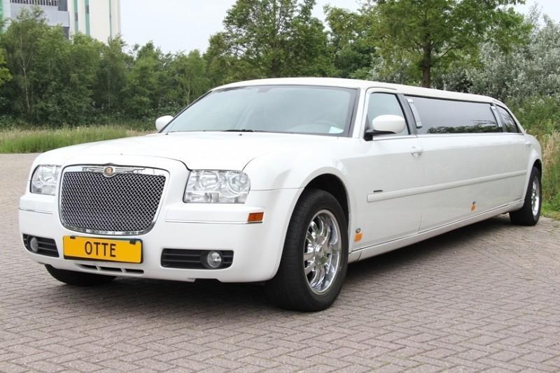 Chrysler 300c Stretched limousine